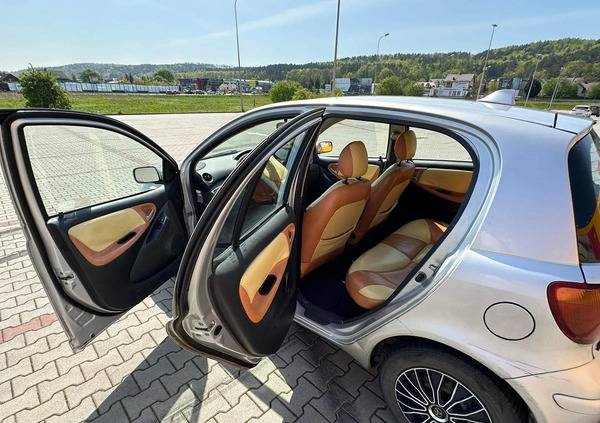 Toyota Yaris cena 7000 przebieg: 148000, rok produkcji 2003 z Rumia małe 277